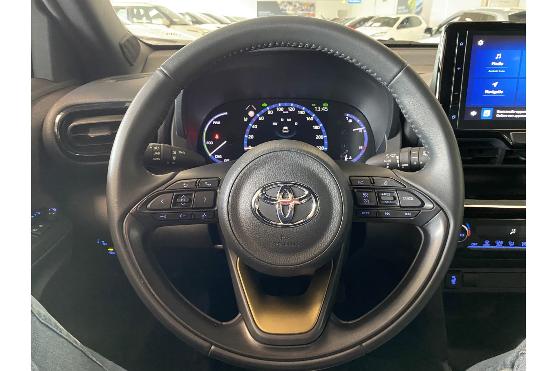 Toyota Yaris Cross 1.5 Hybrid Explore thumbnail 15