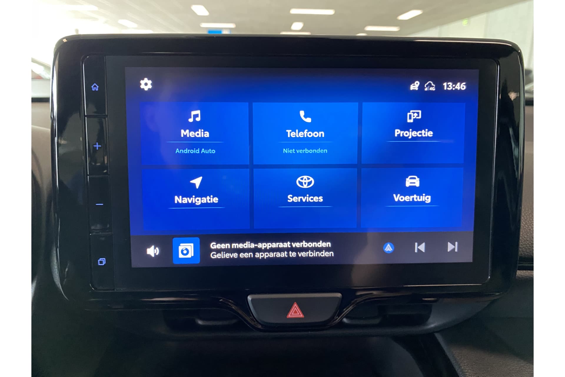 Toyota Yaris Cross 1.5 Hybrid Explore thumbnail 24