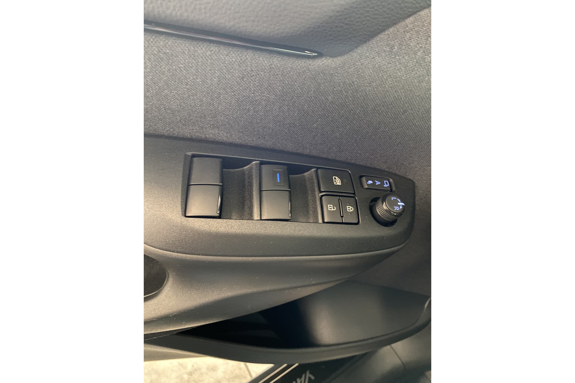 Toyota Yaris Cross 1.5 Hybrid Explore thumbnail 29