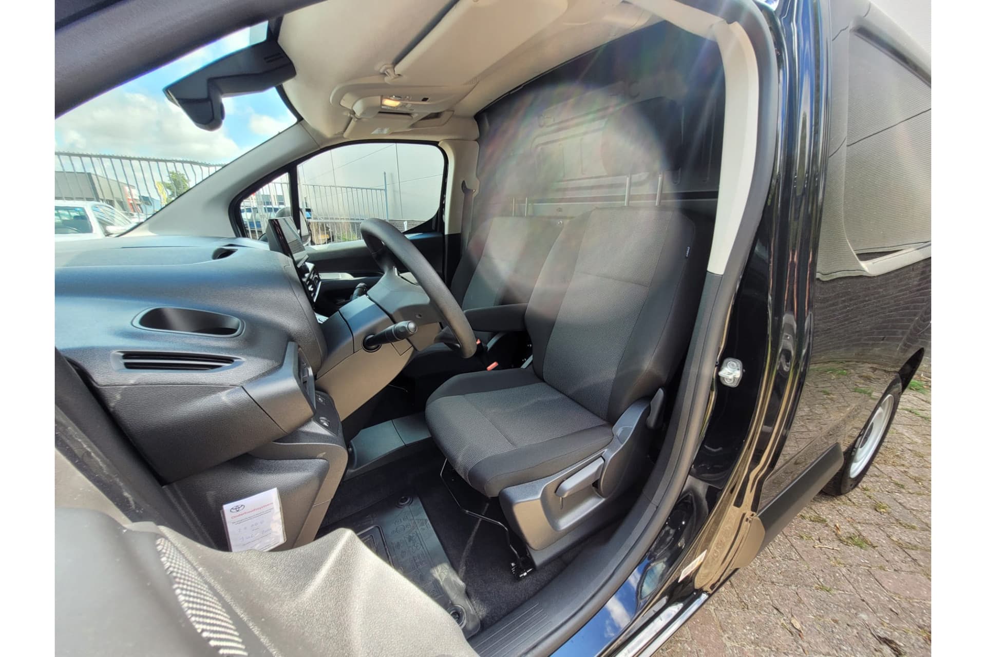 Toyota Proace City 1.5 D-4D Navigator Stoel thumbnail 2