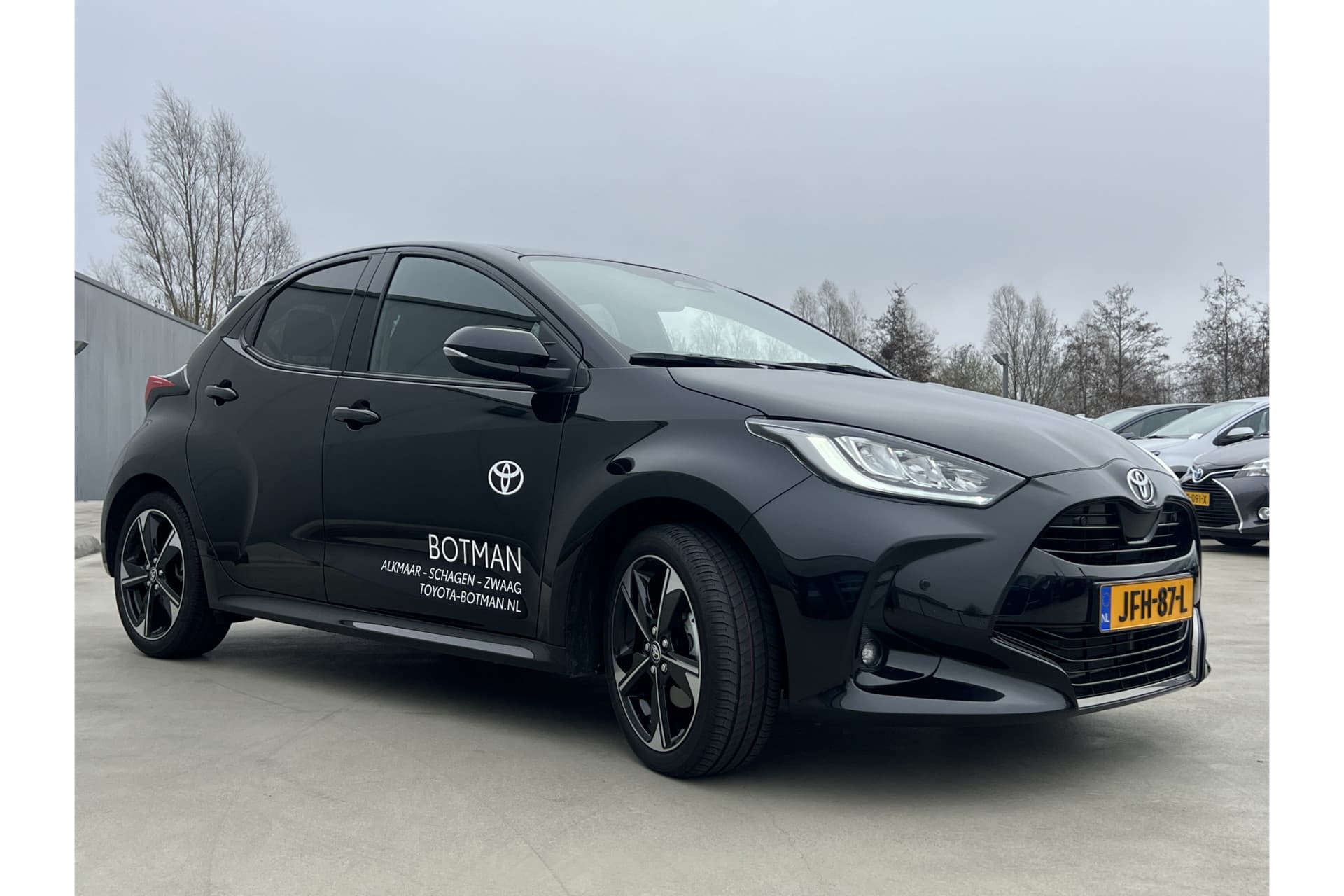 Toyota Yaris 1.5 Hybrid 130 Executive thumbnail 11