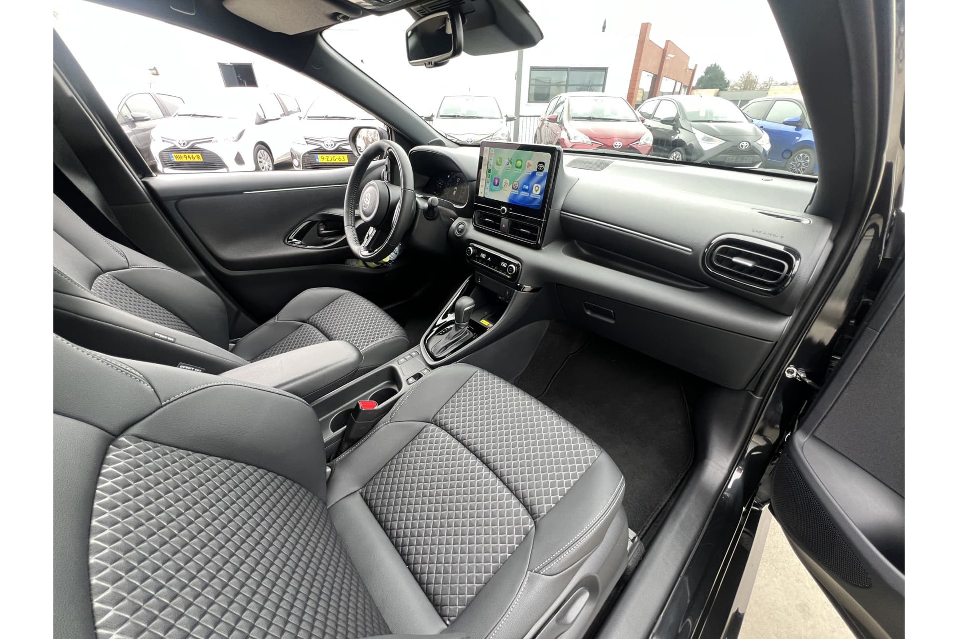 Toyota Yaris 1.5 Hybrid 130 Executive thumbnail 19