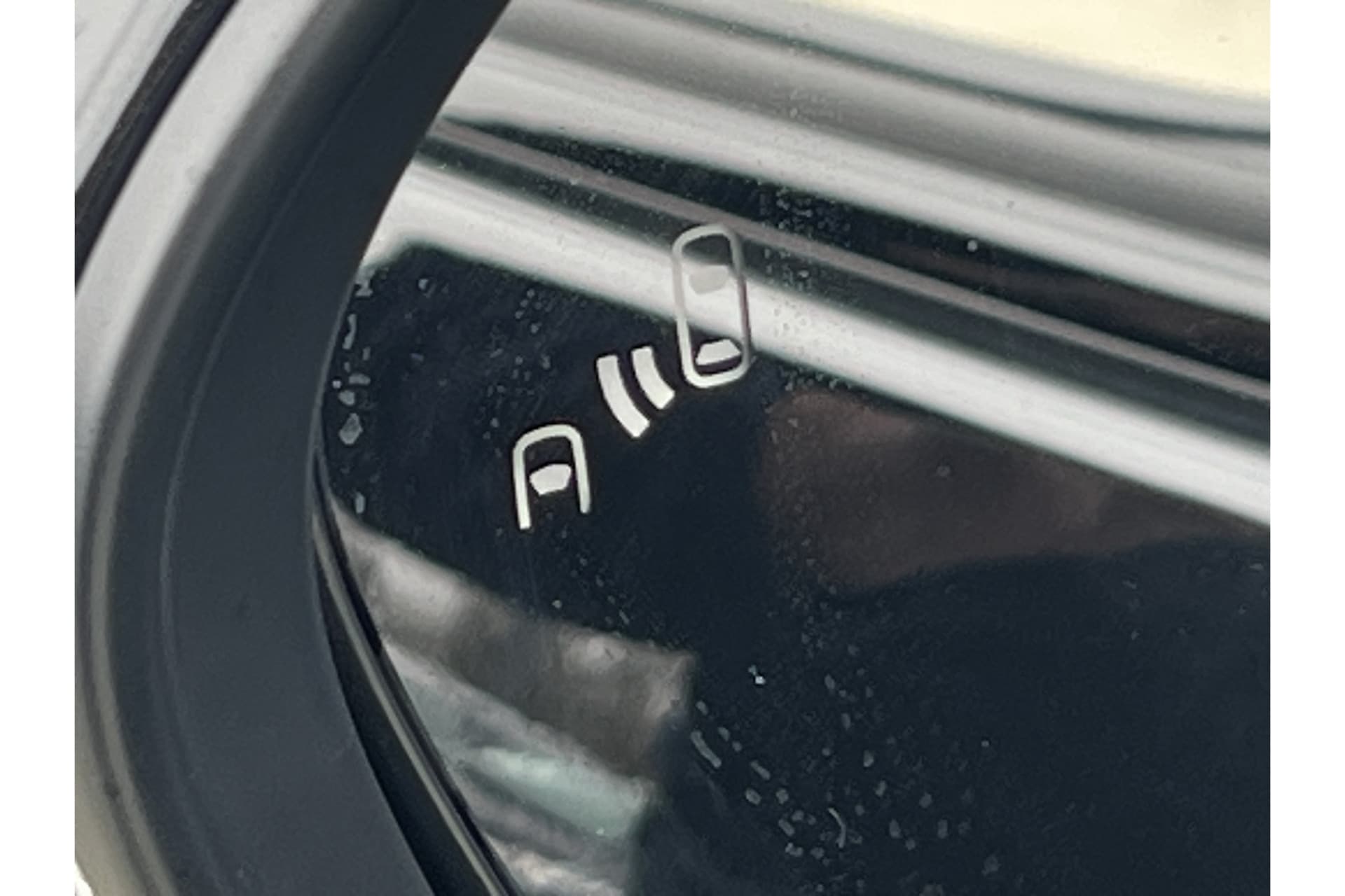 Toyota Yaris 1.5 Hybrid 130 Executive thumbnail 6