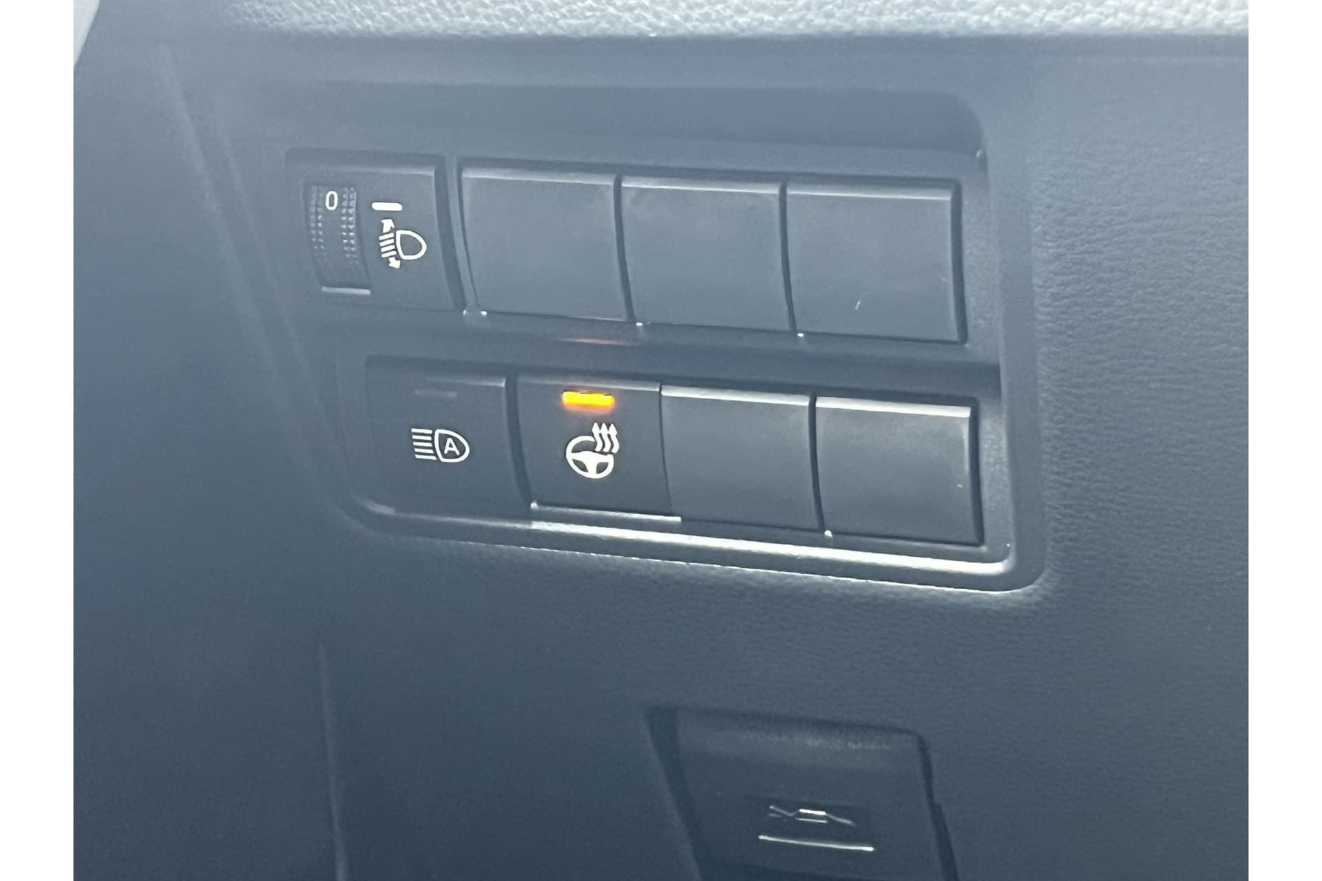 Toyota Yaris 1.5 Hybrid 130 Executive thumbnail 8