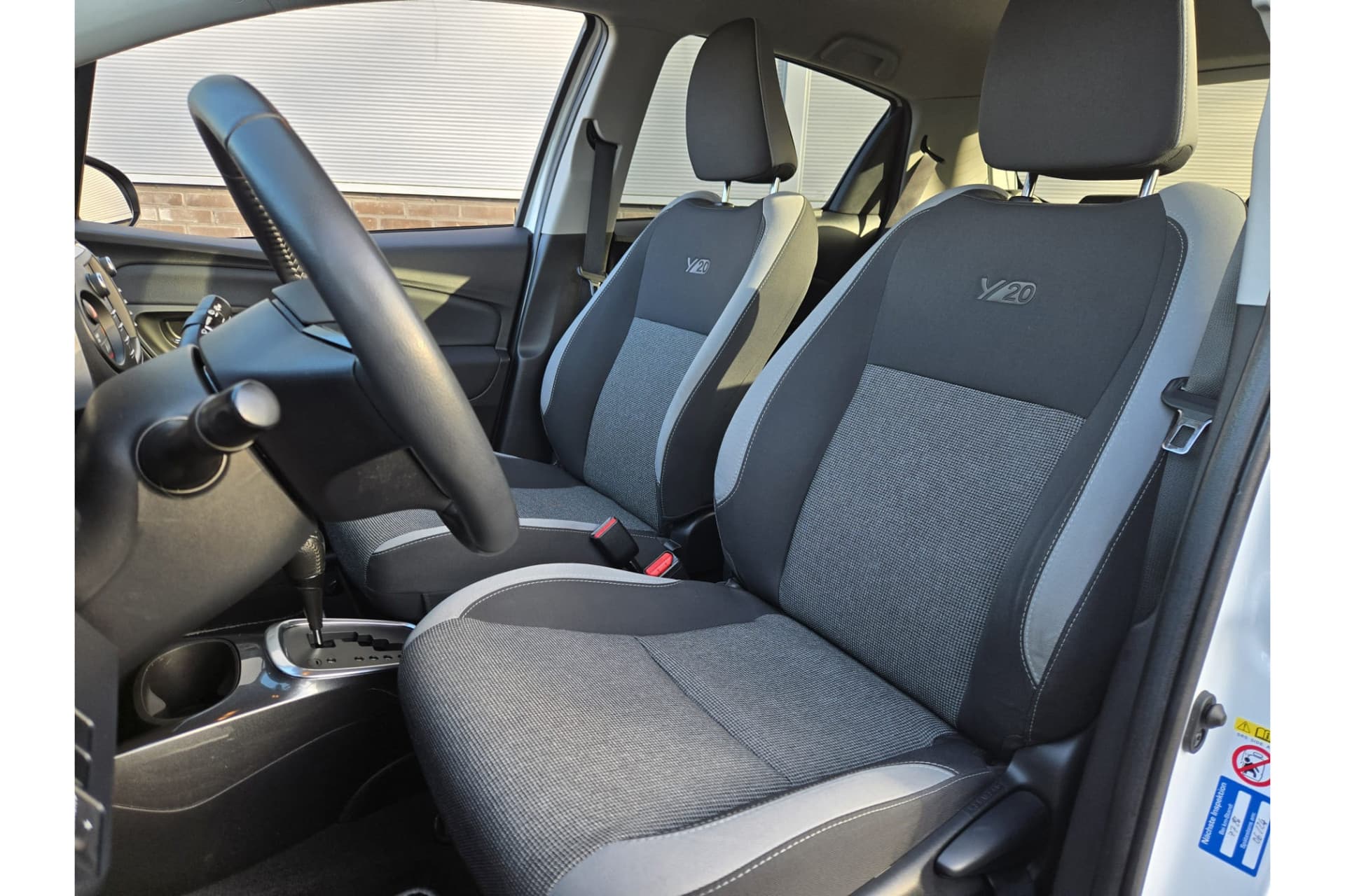 Toyota Yaris 1.5 Hybrid Y20 Exclusive Edition, Trekhaak, Stoel Verwarming thumbnail 11