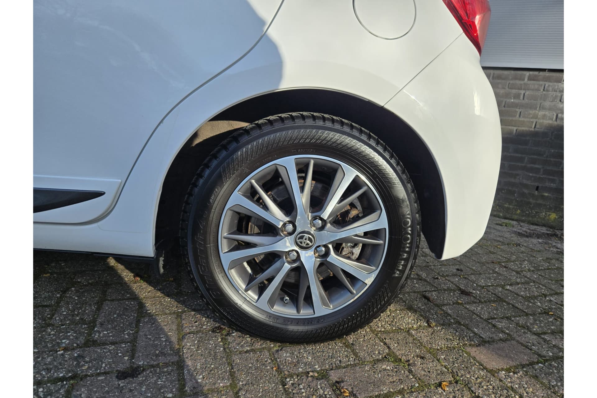 Toyota Yaris 1.5 Hybrid Y20 Exclusive Edition, Trekhaak, Stoel Verwarming thumbnail 17