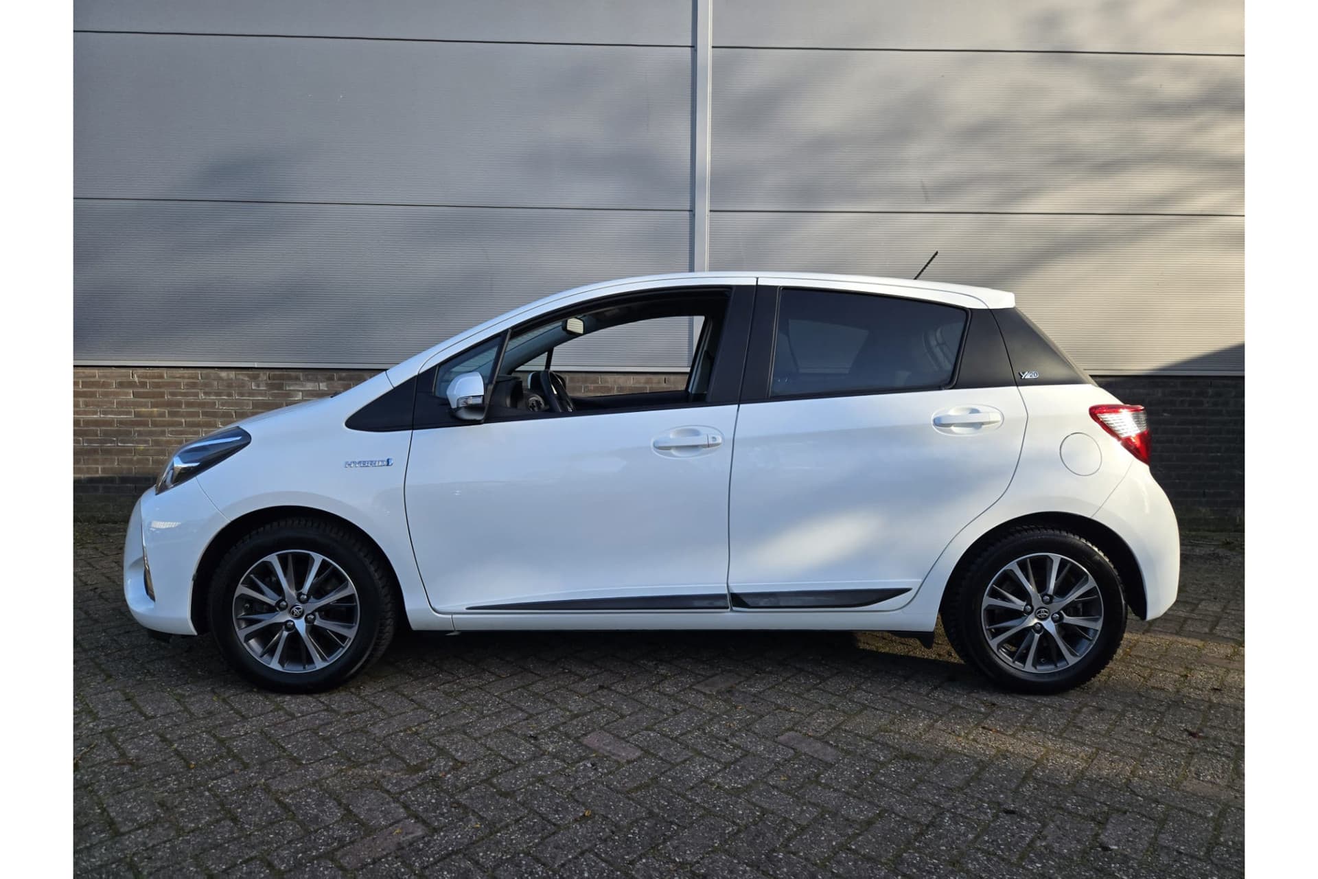 Toyota Yaris 1.5 Hybrid Y20 Exclusive Edition, Trekhaak, Stoel Verwarming thumbnail 8