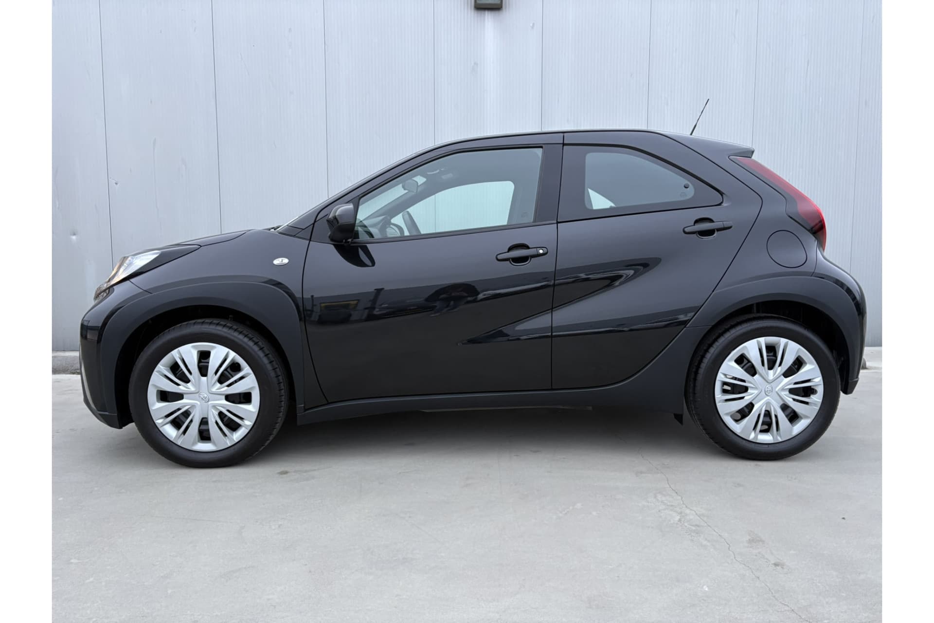 Toyota Aygo X 1.0 Vvt-I Mt Play thumbnail 3