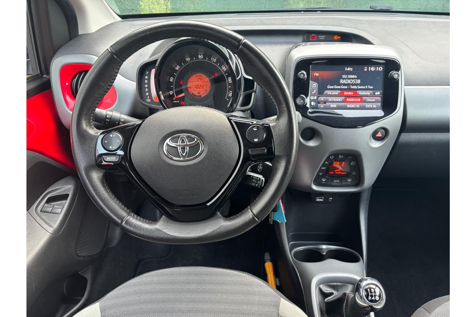 Toyota Aygo 1.0 Vvt-I X-Joy Apple Carplay thumbnail 4