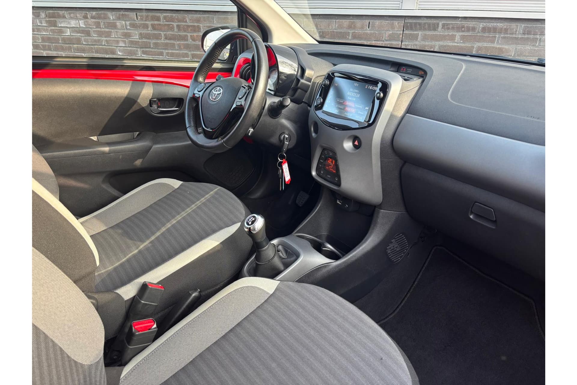 Toyota Aygo 1.0 Vvt-I X-Joy Apple Carplay thumbnail 9