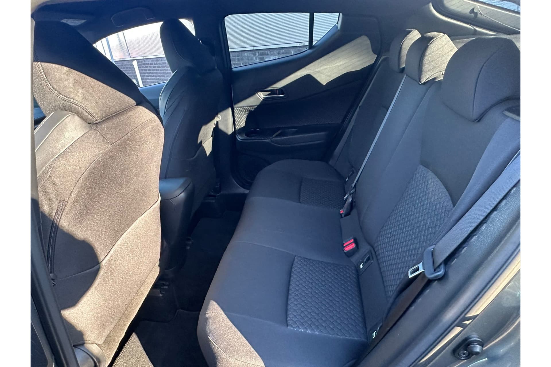 Toyota C-HR 2.0 Hybrid Style thumbnail 10