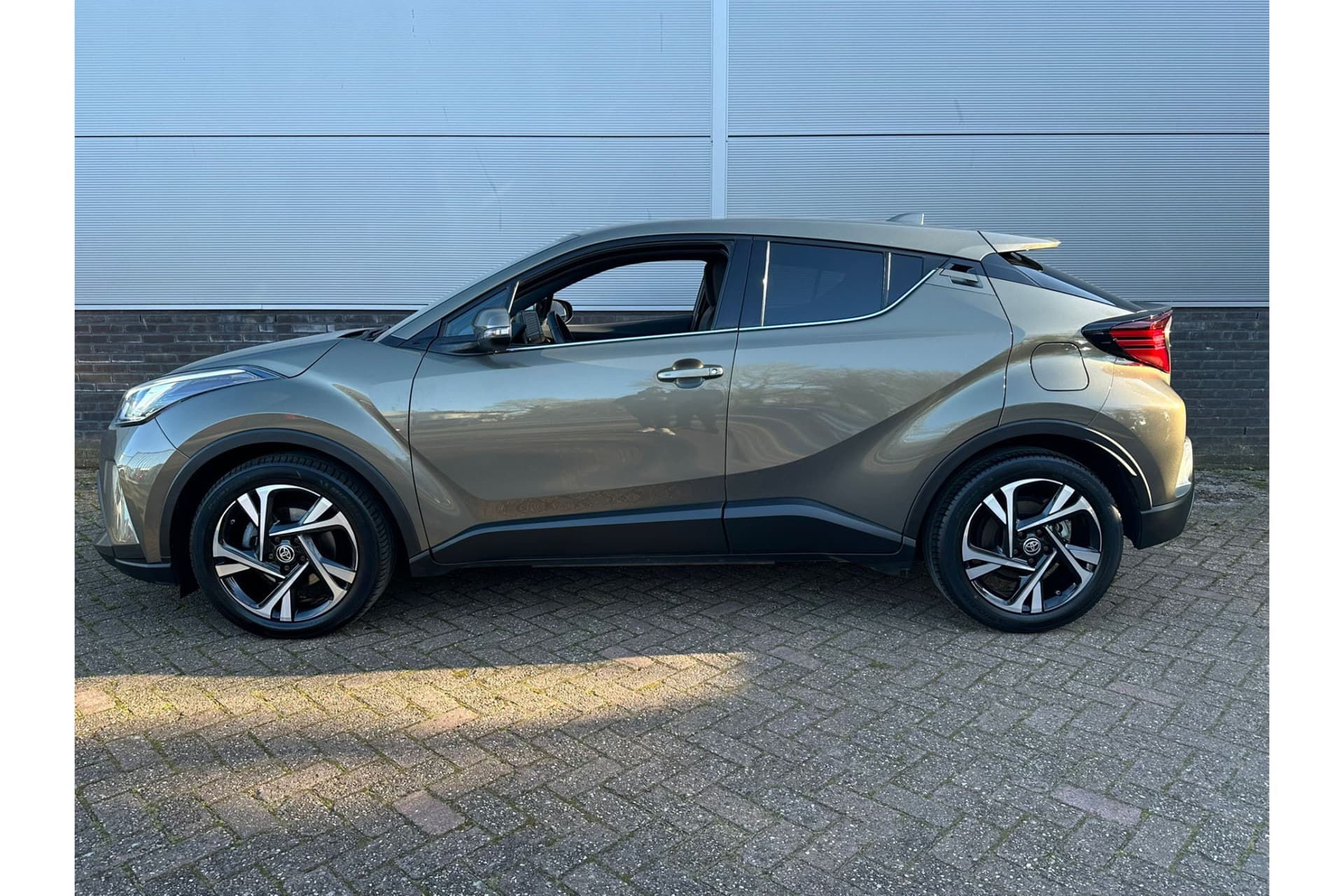 Toyota C-HR 2.0 Hybrid Style thumbnail 7