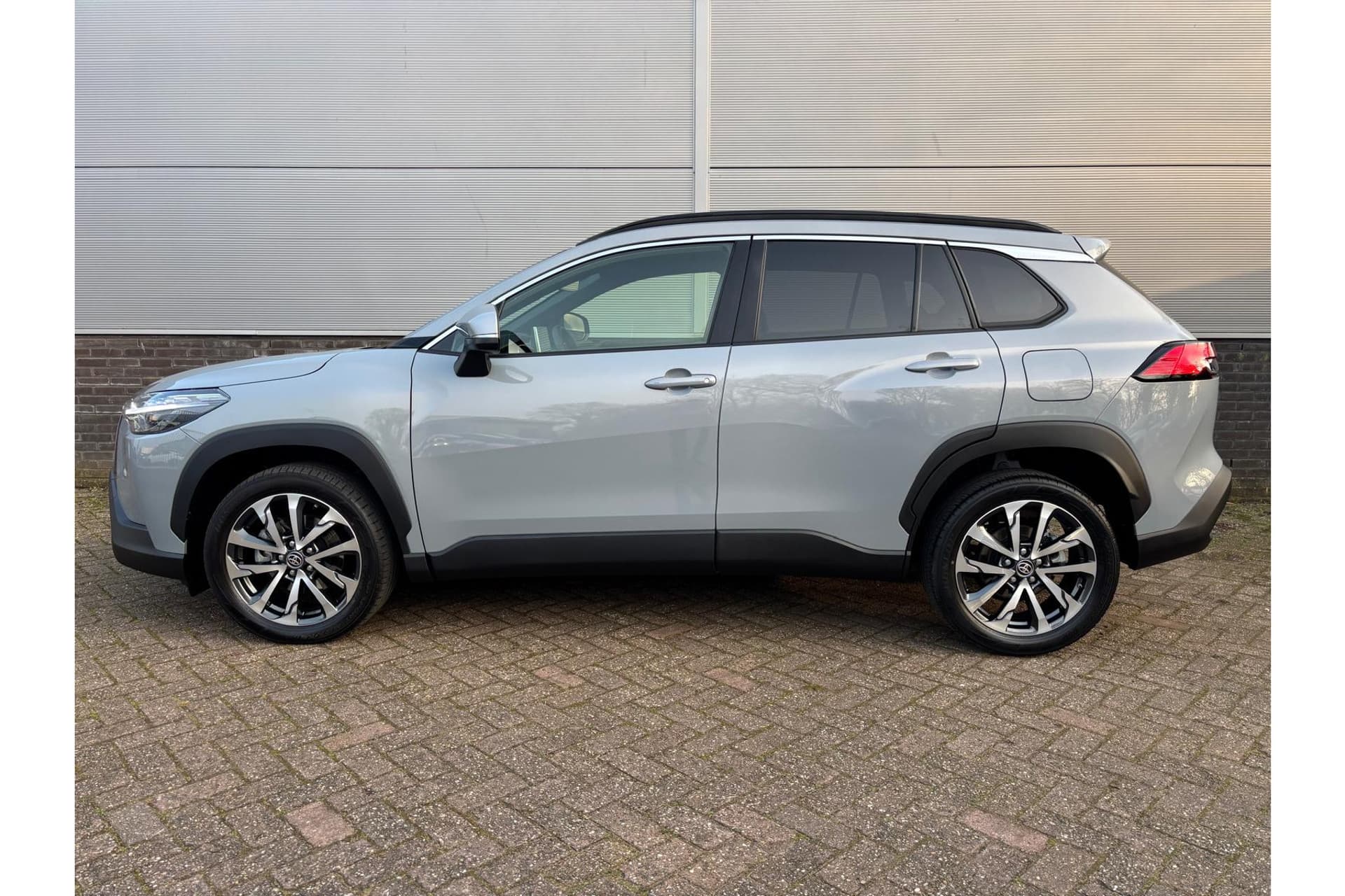 Toyota Corolla Cross Hybrid 140 Style thumbnail 2