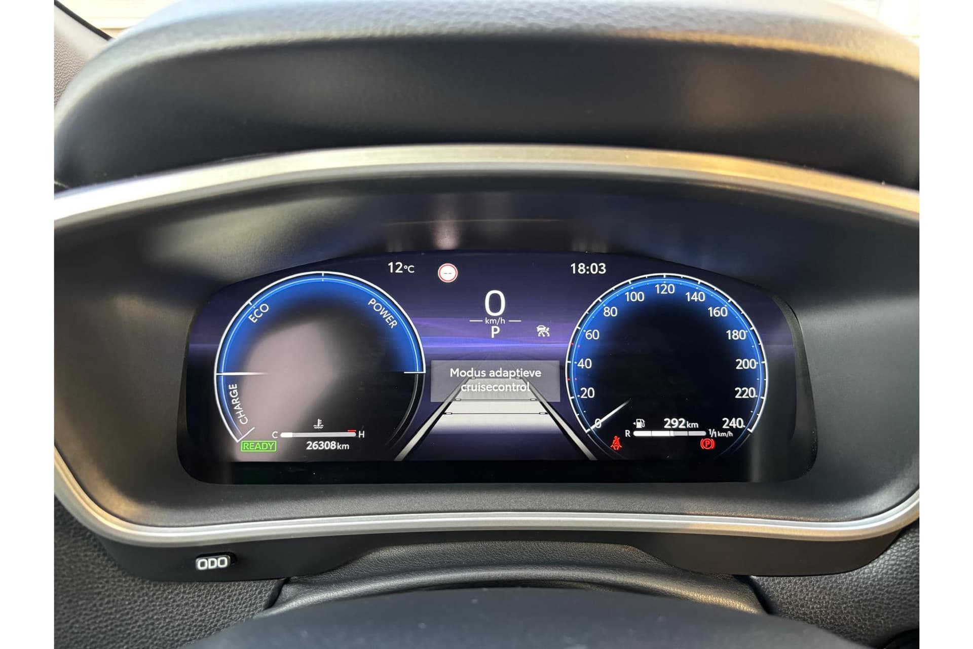 Toyota Corolla Cross Hybrid 140 Style thumbnail 3