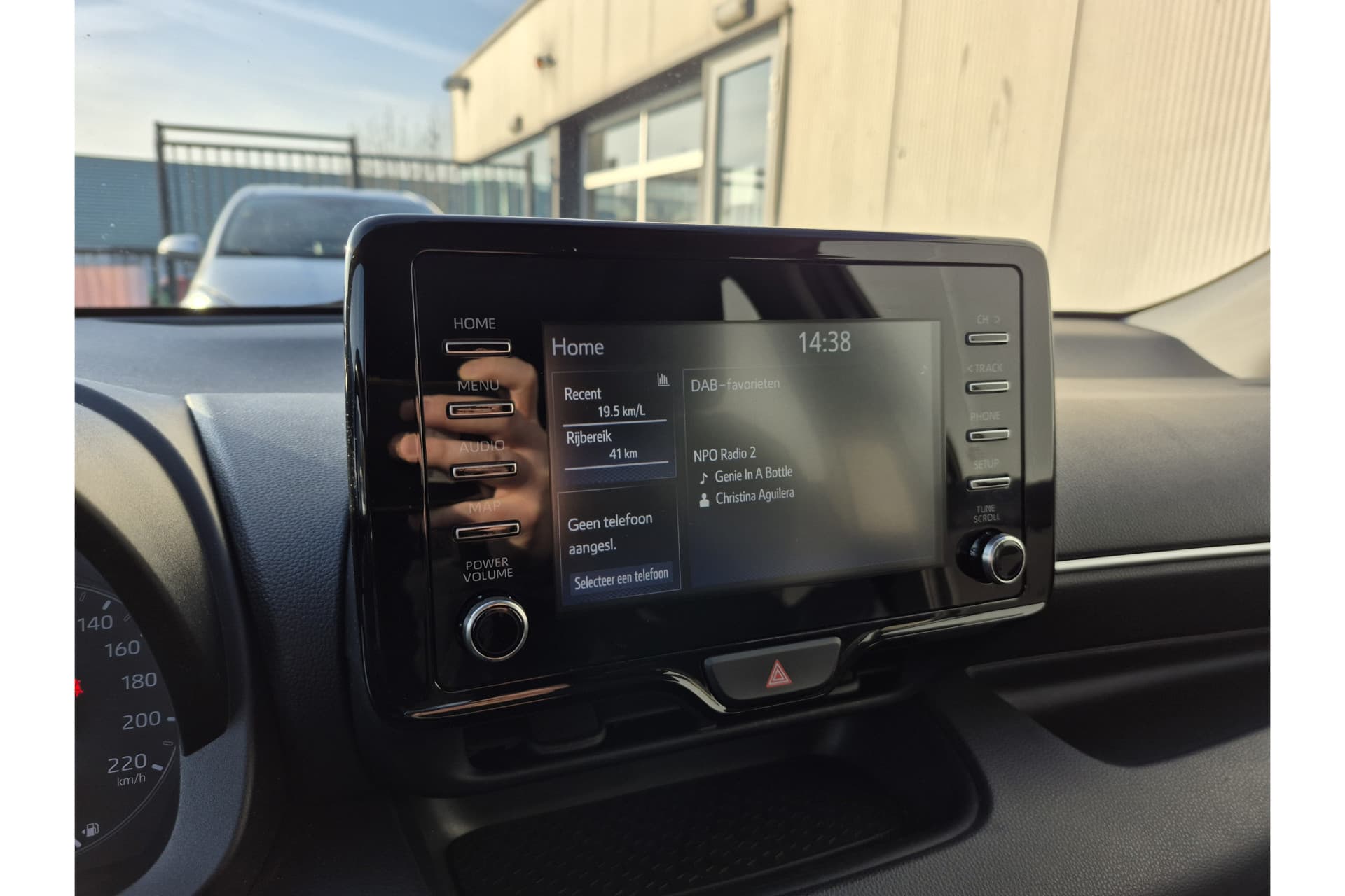 Toyota Yaris 1.0 Vvt-I Active thumbnail 11