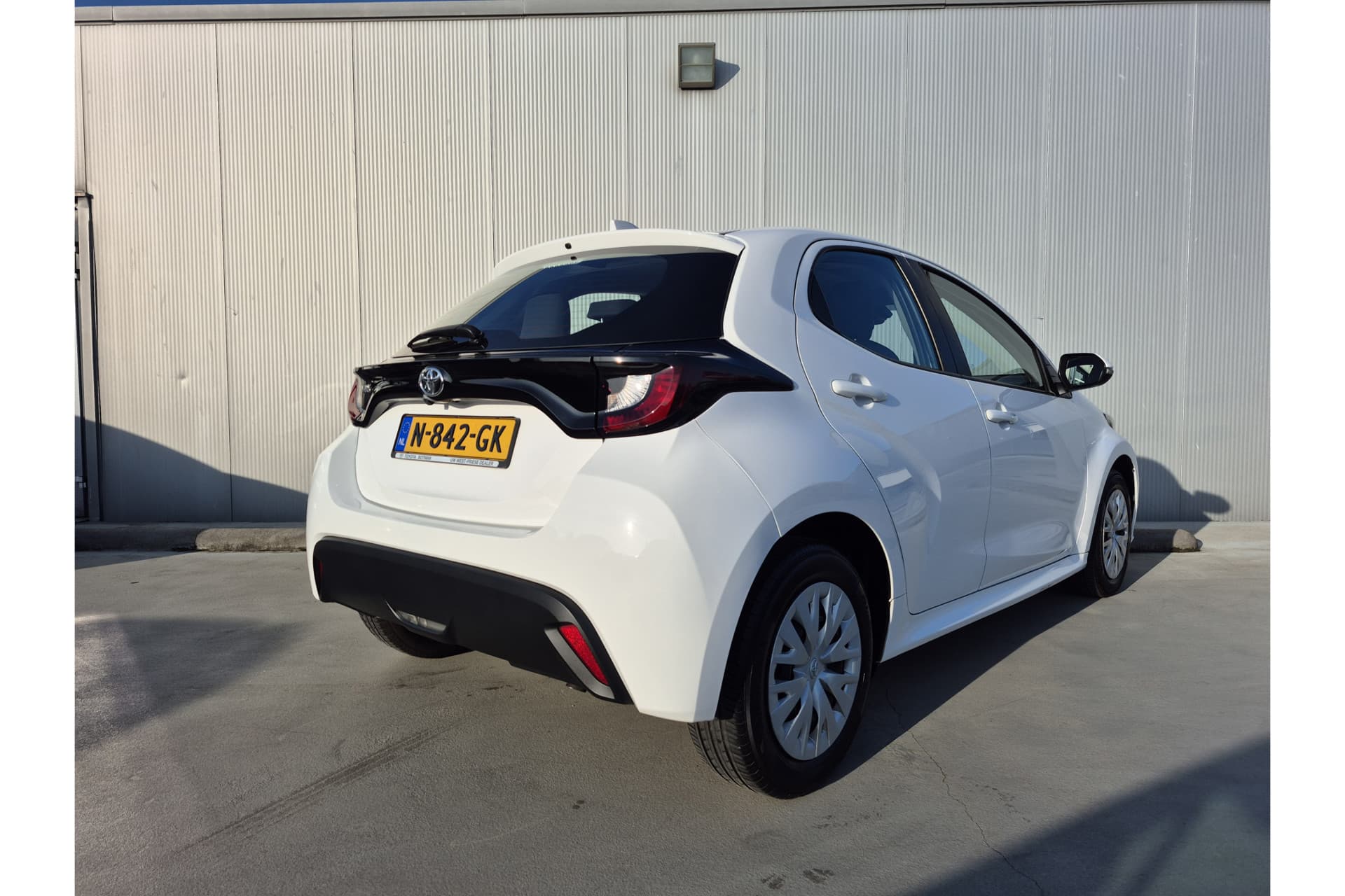 Toyota Yaris 1.0 Vvt-I Active thumbnail 3