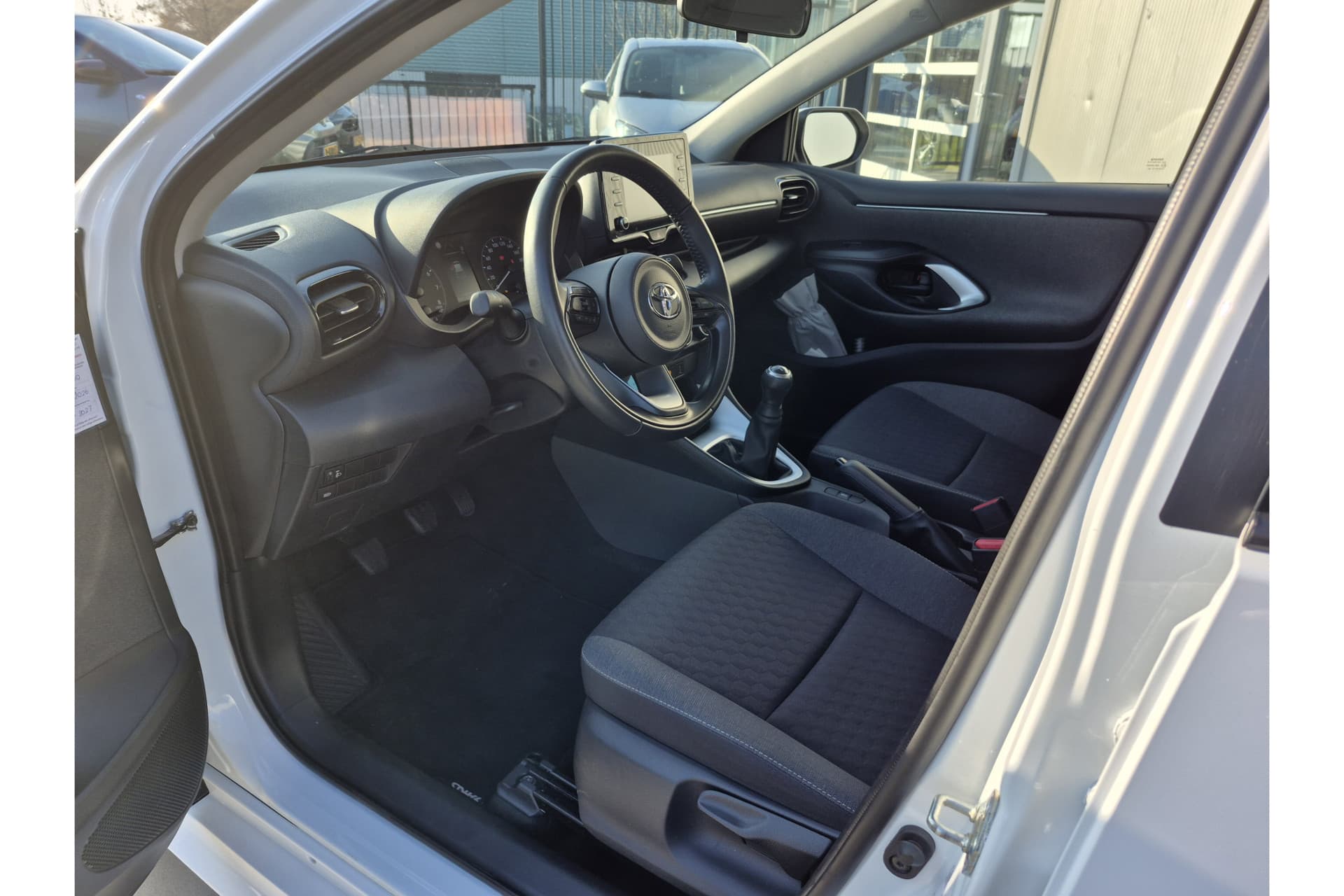 Toyota Yaris 1.0 Vvt-I Active thumbnail 8