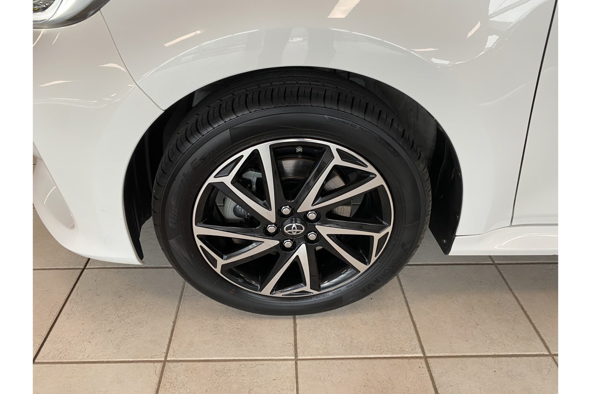 Toyota Yaris 1.5 Hybrid Dynamic thumbnail 10