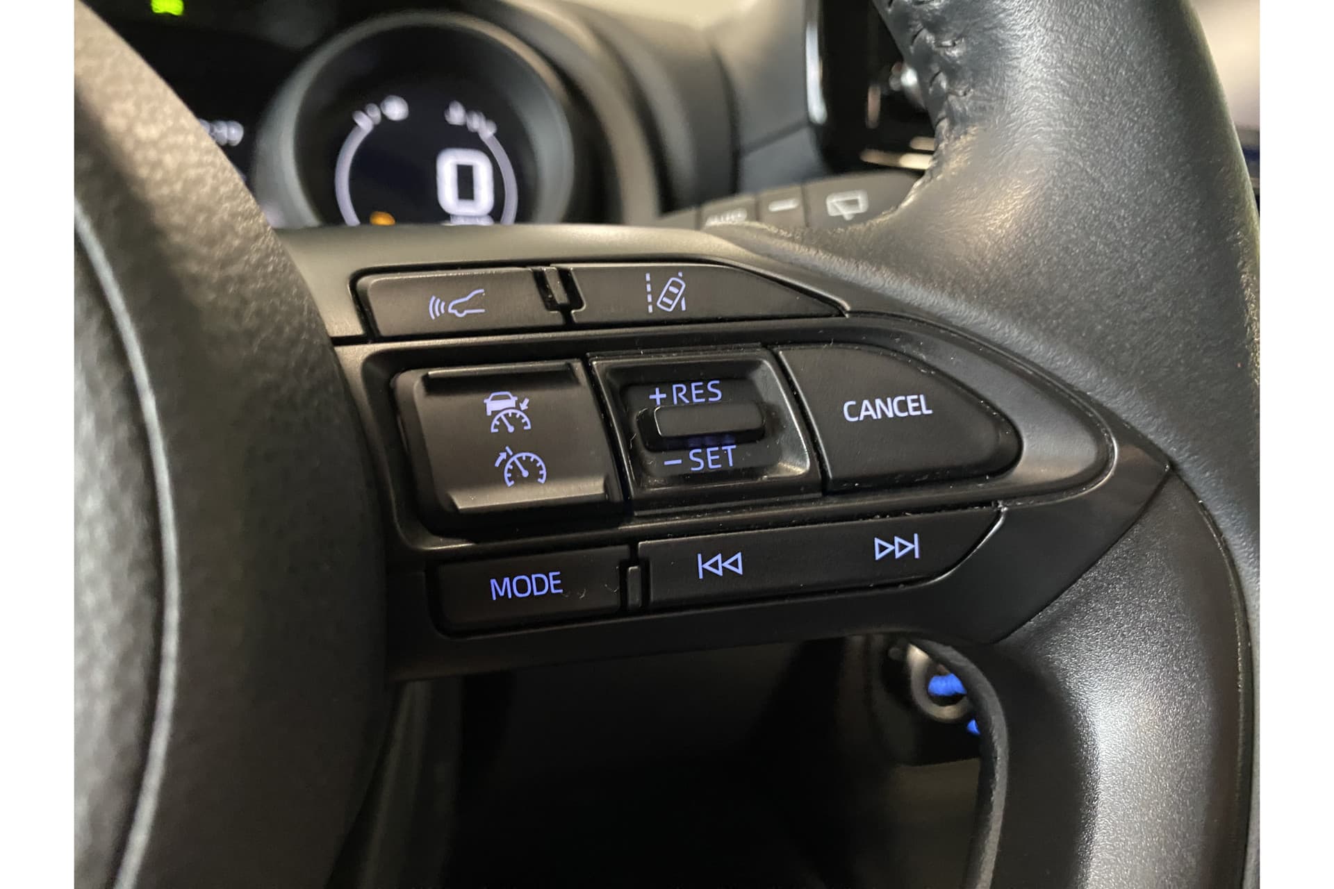 Toyota Yaris 1.5 Hybrid Dynamic thumbnail 17