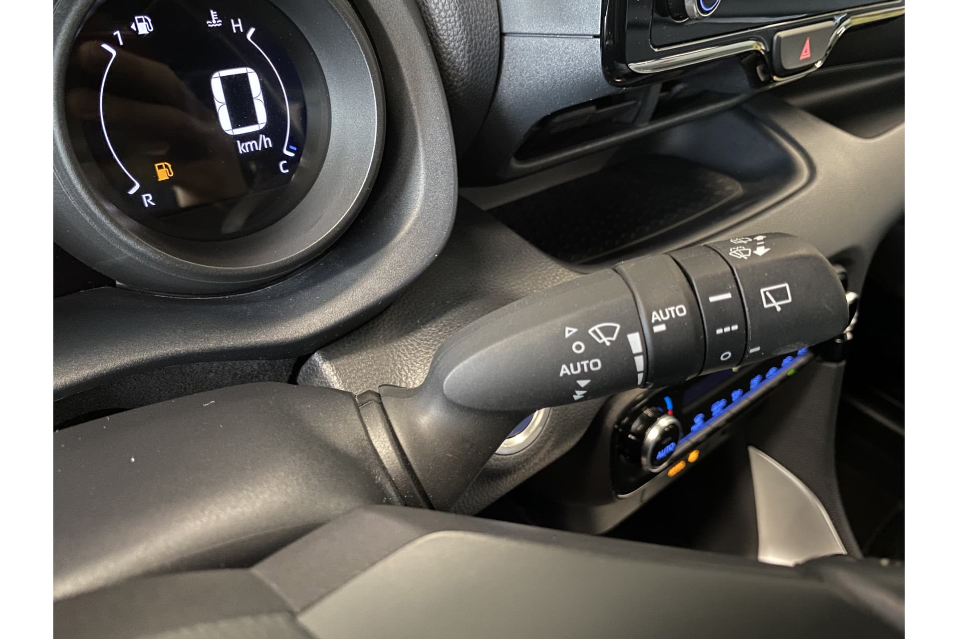 Toyota Yaris 1.5 Hybrid Dynamic thumbnail 19