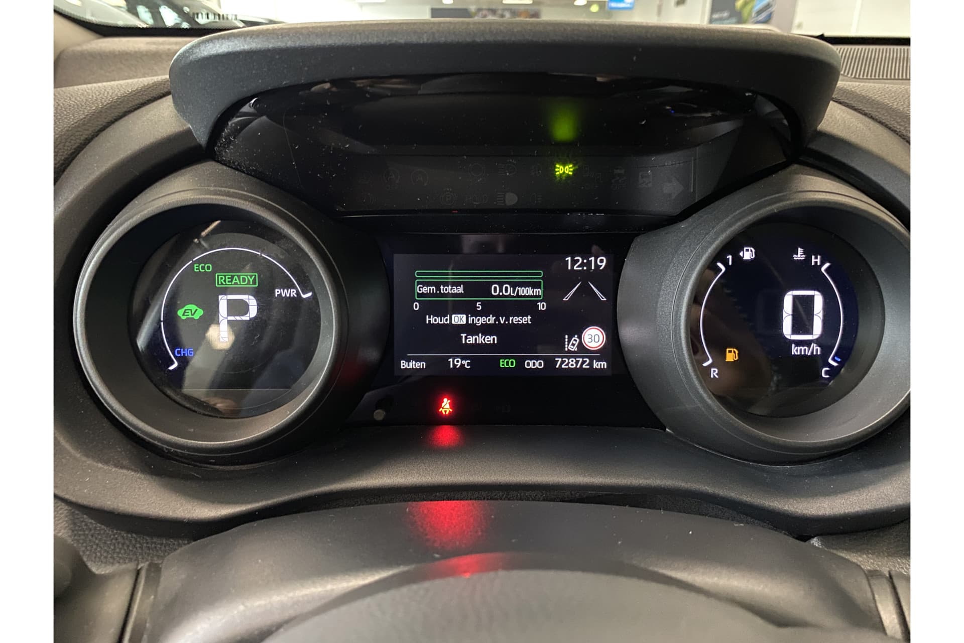 Toyota Yaris 1.5 Hybrid Dynamic thumbnail 20