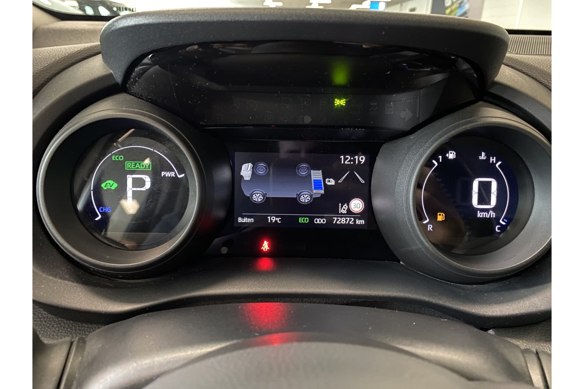 Toyota Yaris 1.5 Hybrid Dynamic thumbnail 21