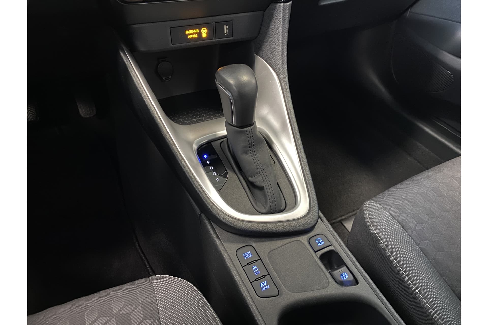 Toyota Yaris 1.5 Hybrid Dynamic thumbnail 26