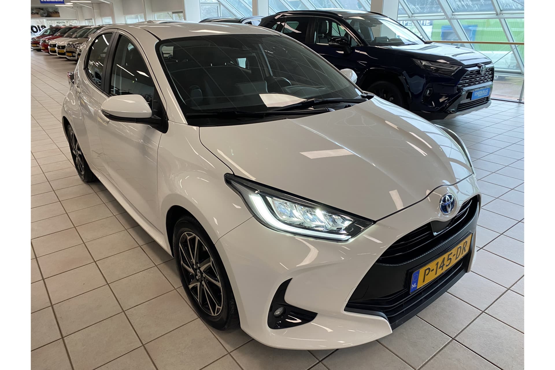 Toyota Yaris 1.5 Hybrid Dynamic thumbnail 8