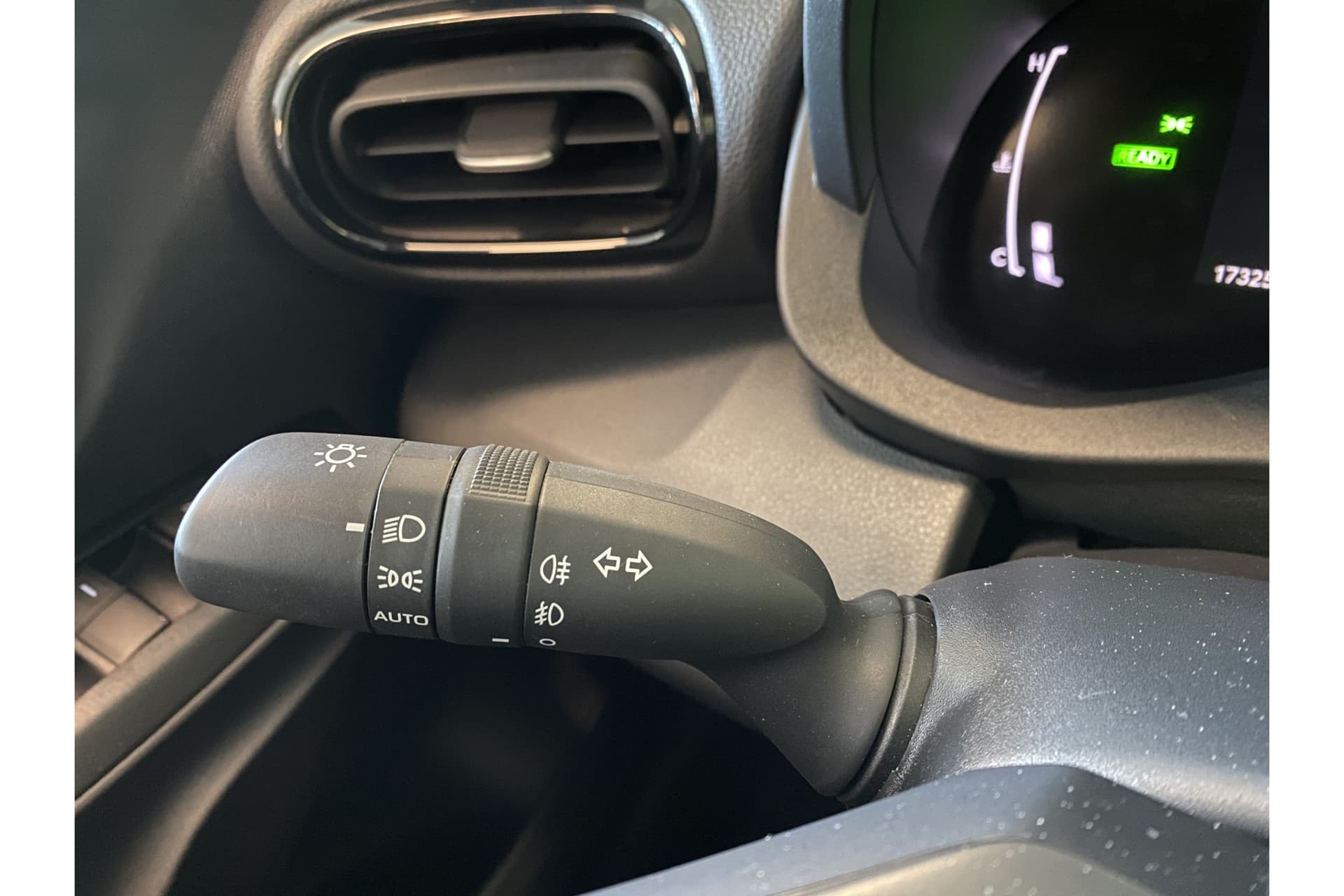 Toyota Yaris Cross 1.5 Hybrid 115 First Edition thumbnail 23