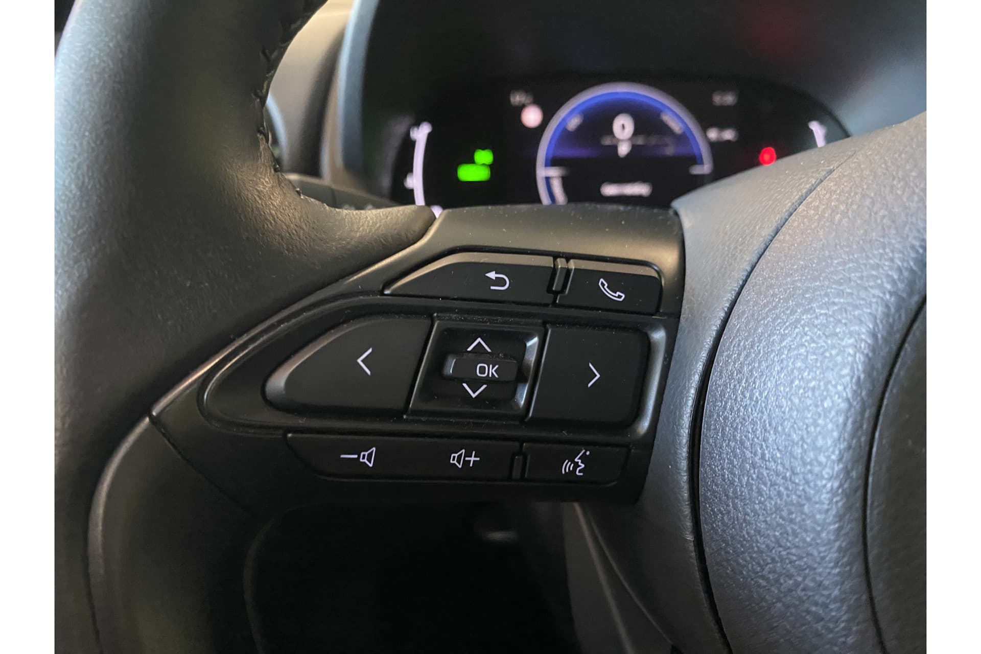 Toyota Yaris Cross 1.5 Hybrid 115 First Edition thumbnail 24