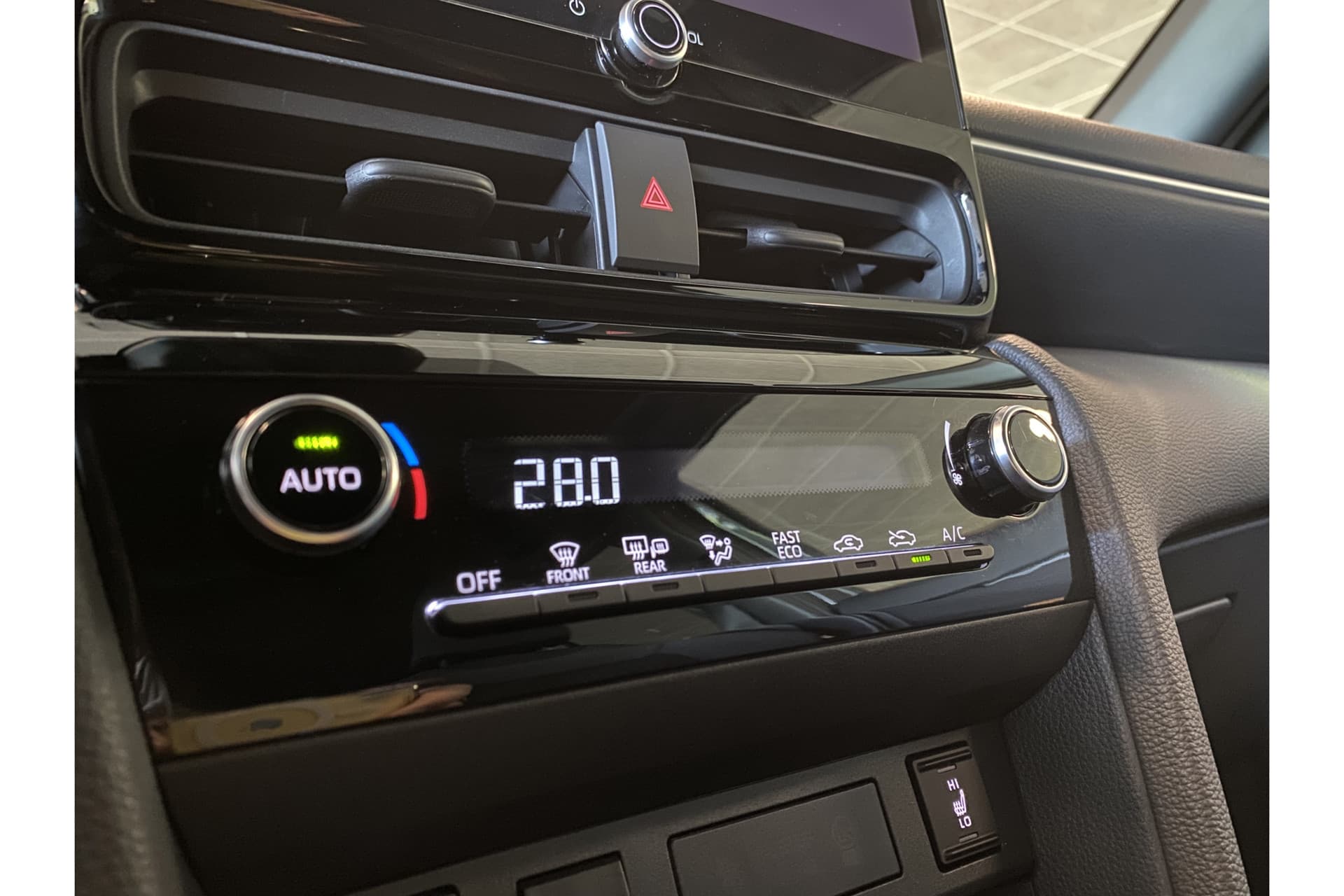 Toyota Yaris Cross 1.5 Hybrid 115 First Edition thumbnail 28