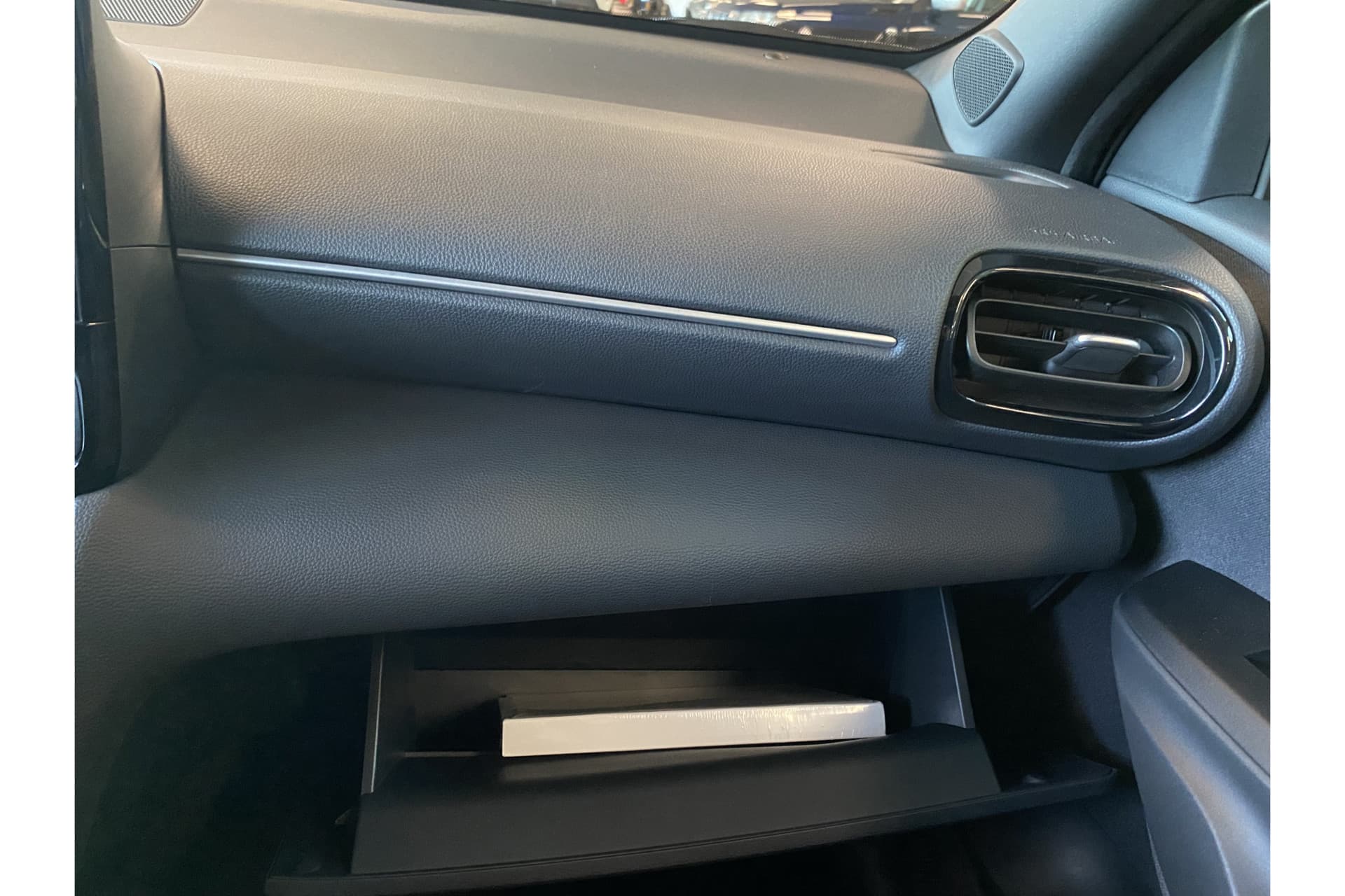 Toyota Yaris Cross 1.5 Hybrid 115 First Edition thumbnail 32