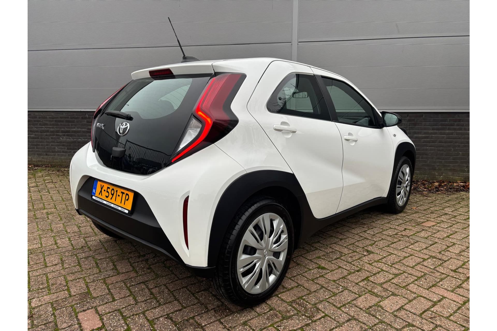 Toyota Aygo X 1.0 Vvt-I Mt Play Apple Carplay thumbnail 13