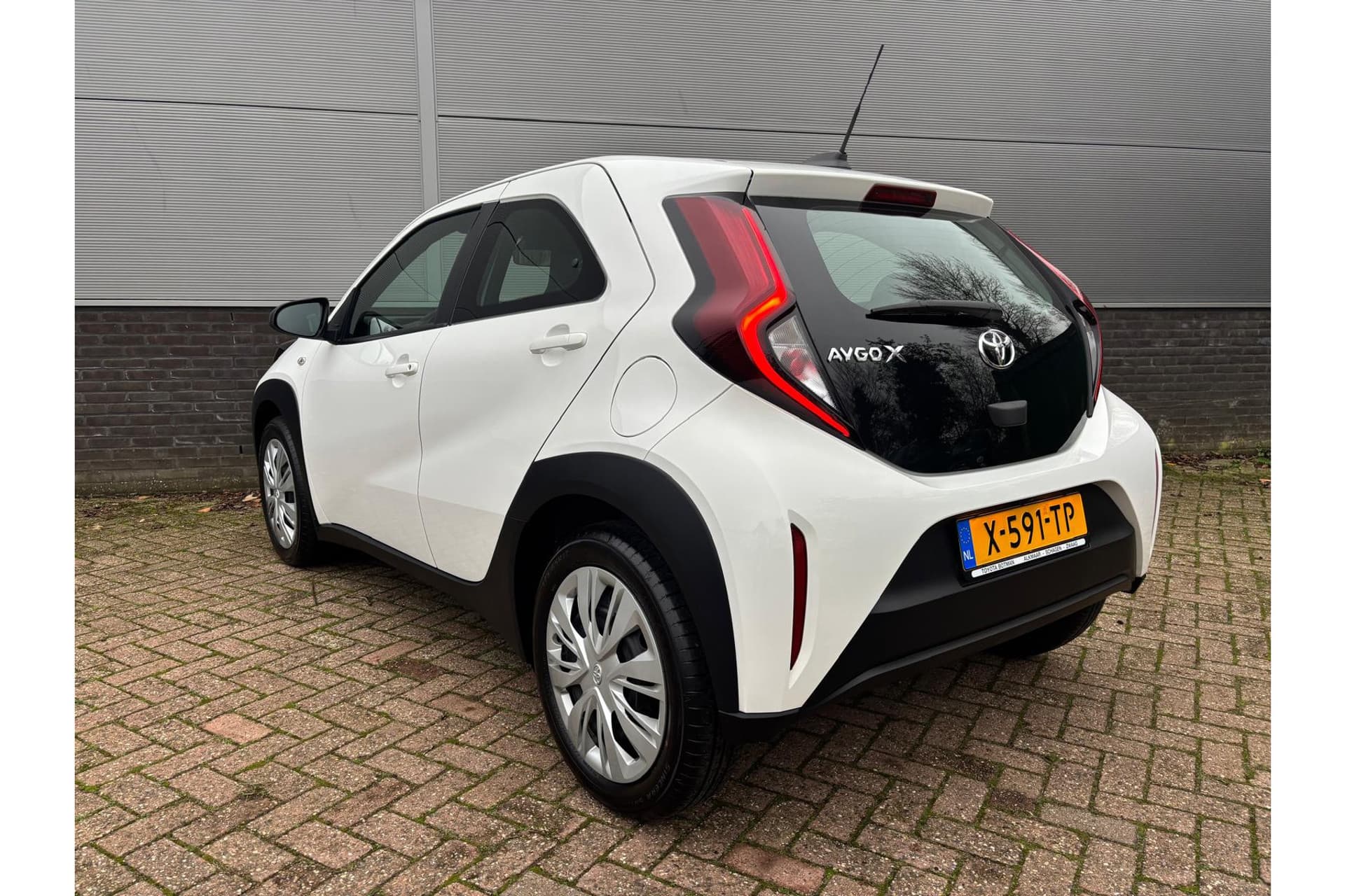 Toyota Aygo X 1.0 Vvt-I Mt Play Apple Carplay thumbnail 2