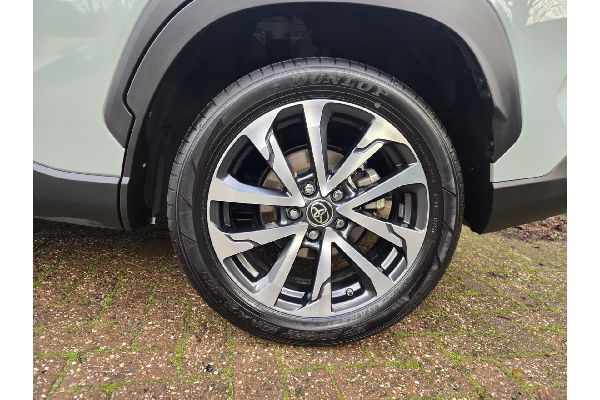 Toyota Corolla Cross Hybrid 200 Style thumbnail 10