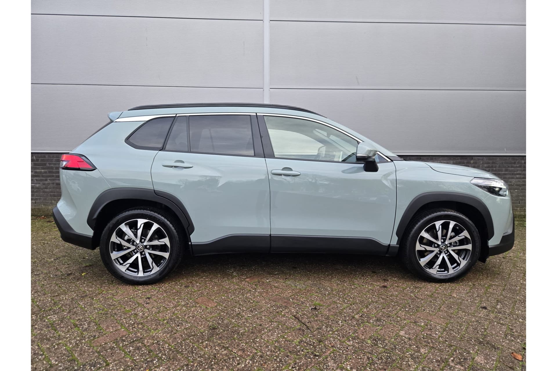 Toyota Corolla Cross Hybrid 200 Style thumbnail 12