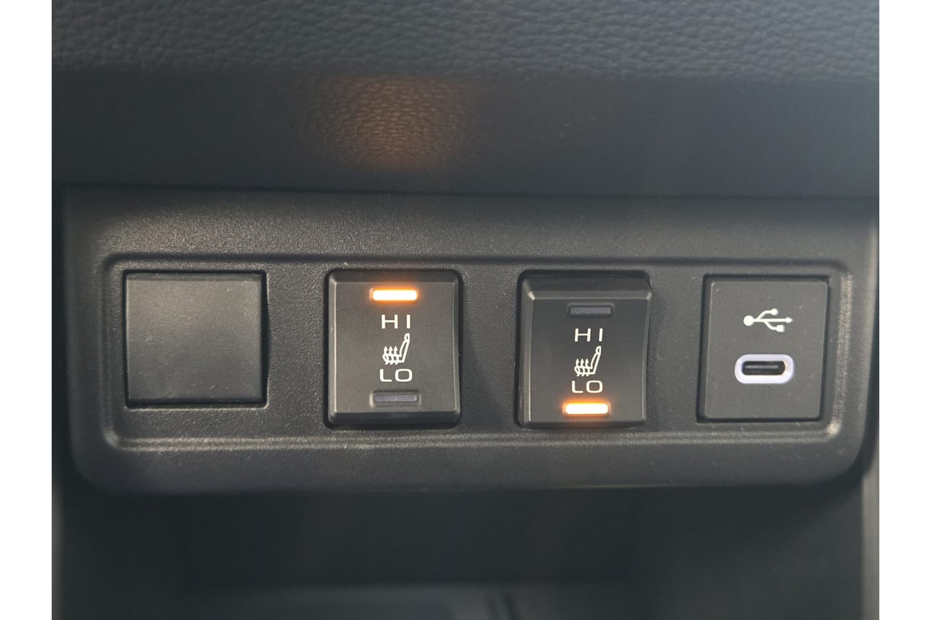 Toyota Corolla Cross Hybrid 200 Style thumbnail 18