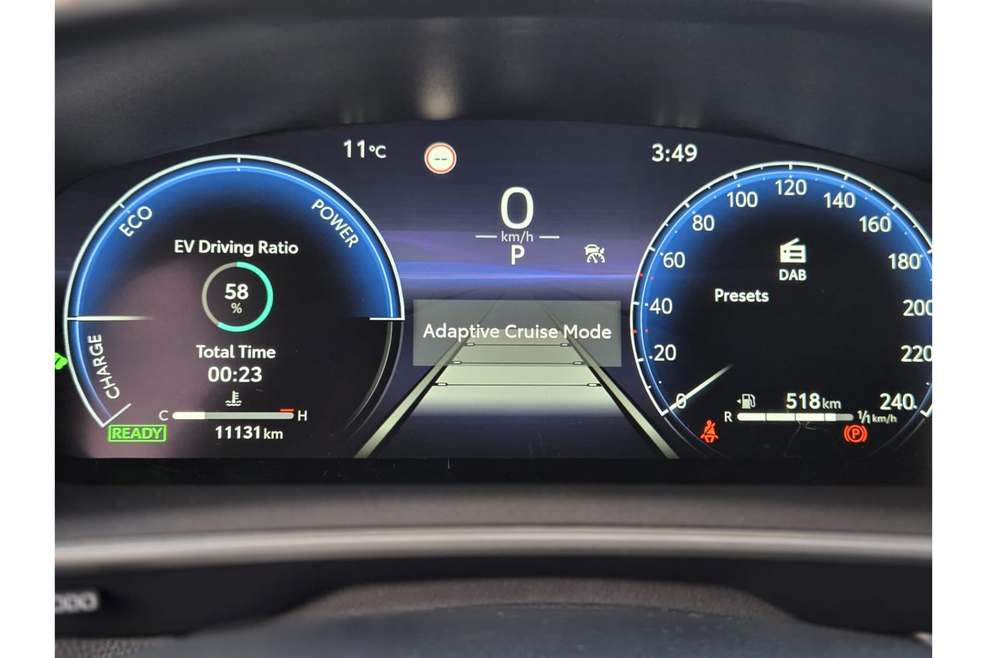 Toyota Corolla Cross Hybrid 200 Style thumbnail 3