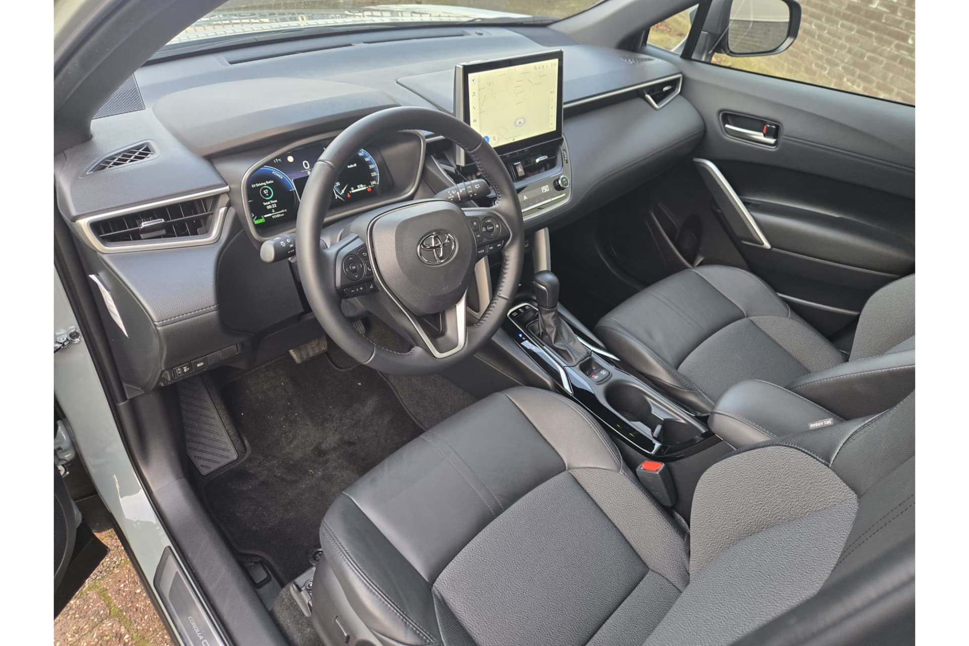 Toyota Corolla Cross Hybrid 200 Style thumbnail 4