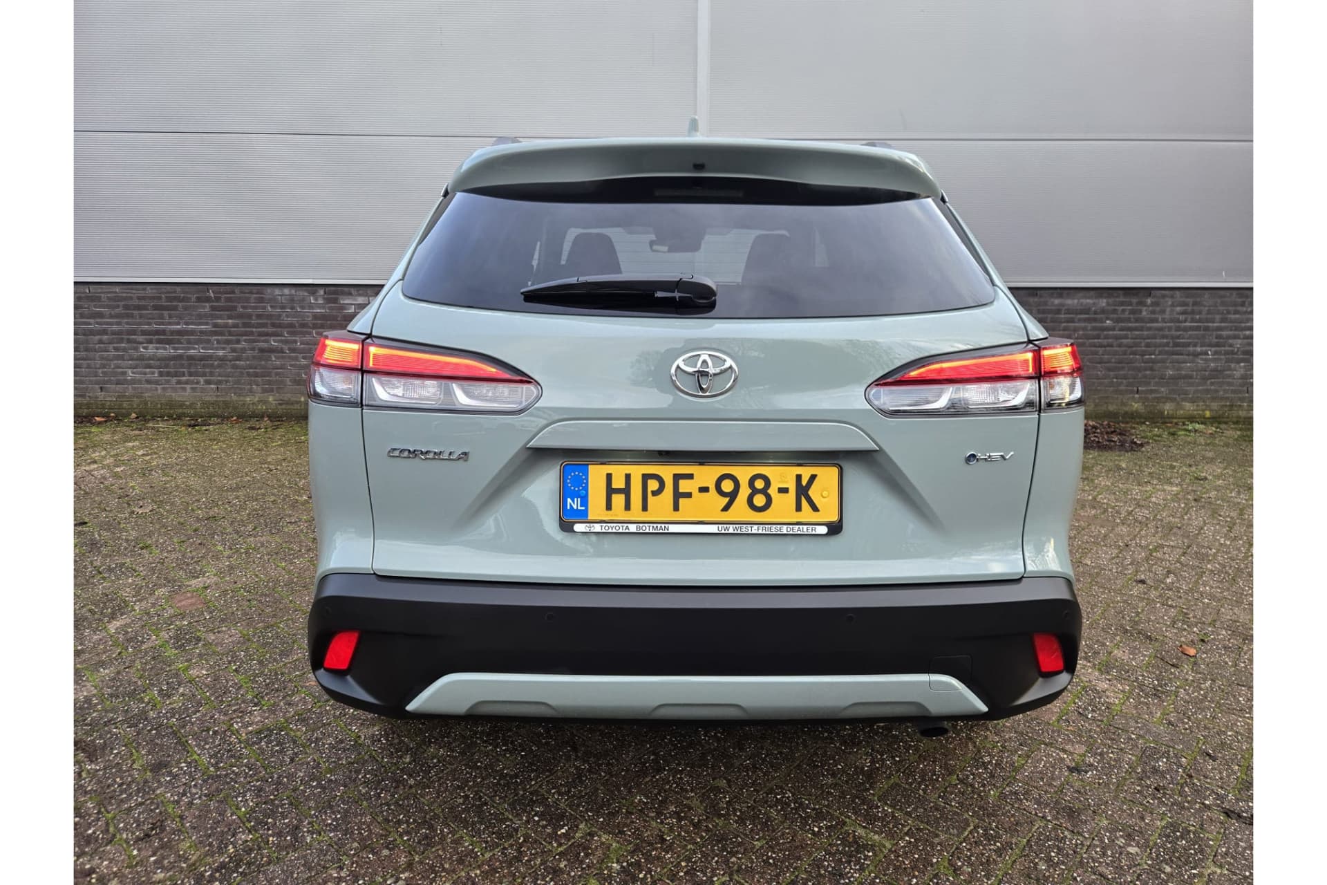 Toyota Corolla Cross Hybrid 200 Style thumbnail 6