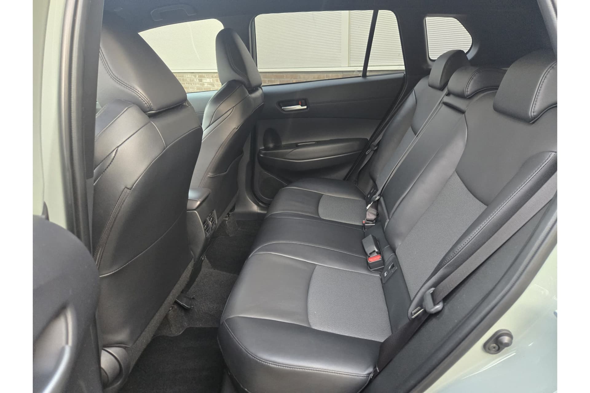 Toyota Corolla Cross Hybrid 200 Style thumbnail 7