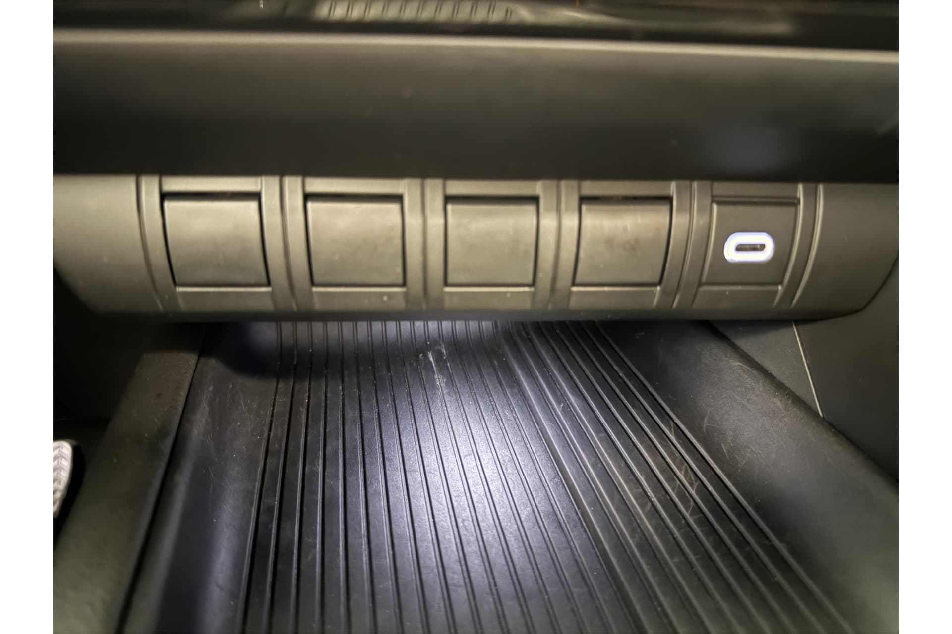 Toyota C-HR 1.8 Hybrid 140 Dynamic thumbnail 21