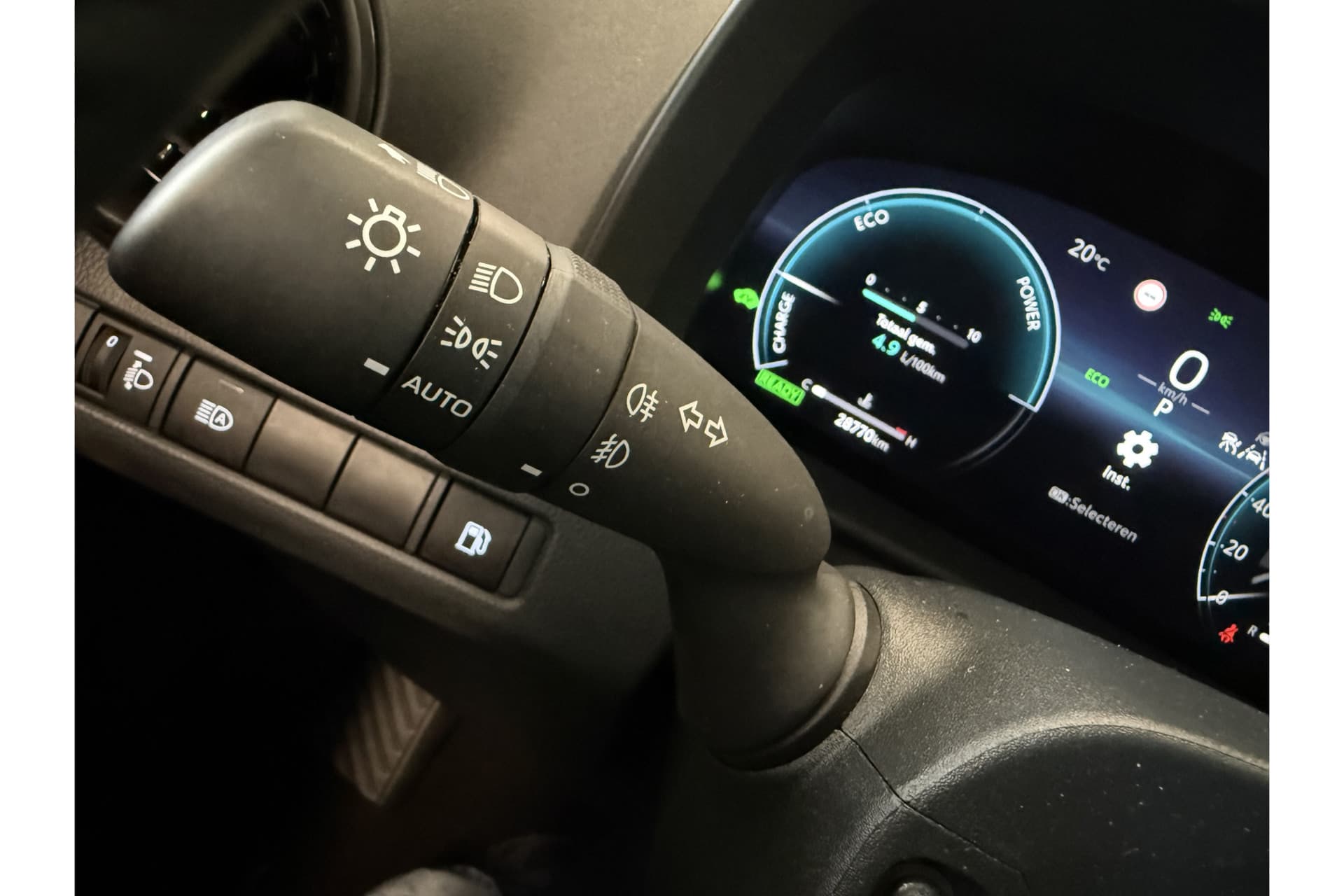 Toyota C-HR 1.8 Hybrid 140 Dynamic thumbnail 24