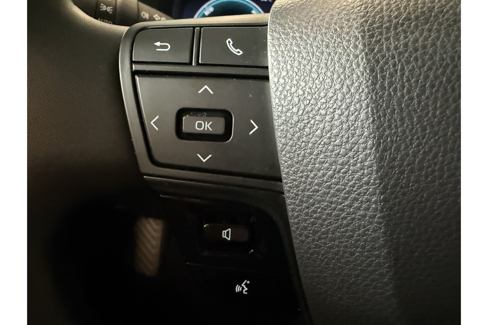 Toyota C-HR 1.8 Hybrid 140 Dynamic thumbnail 26