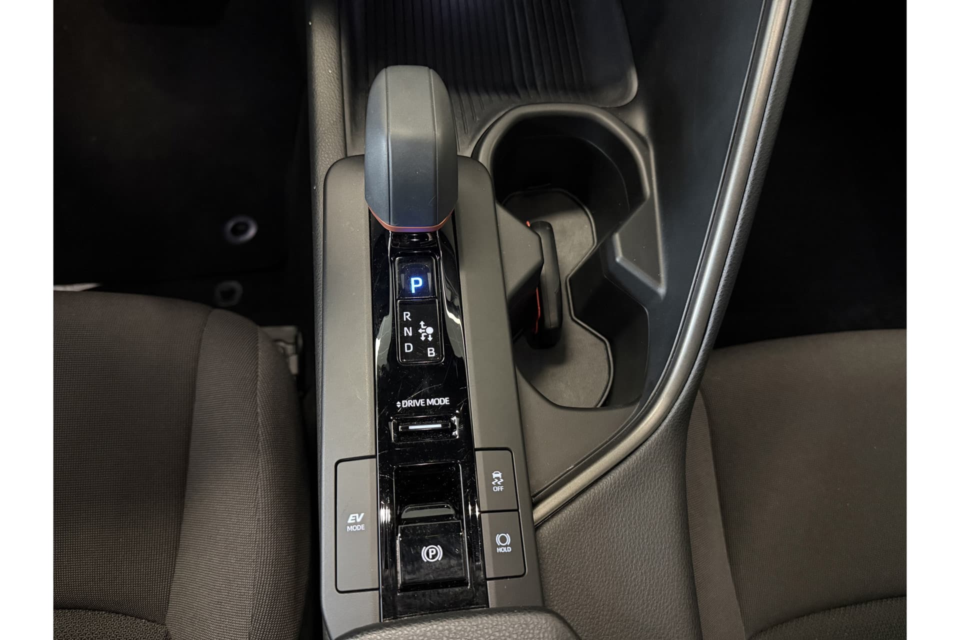 Toyota C-HR 1.8 Hybrid 140 Dynamic thumbnail 30