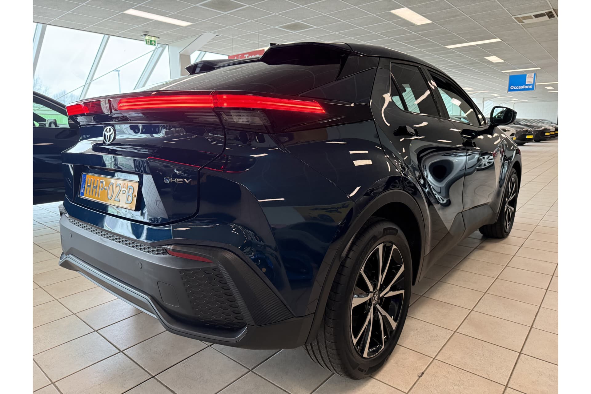 Toyota C-HR 1.8 Hybrid 140 Dynamic thumbnail 6