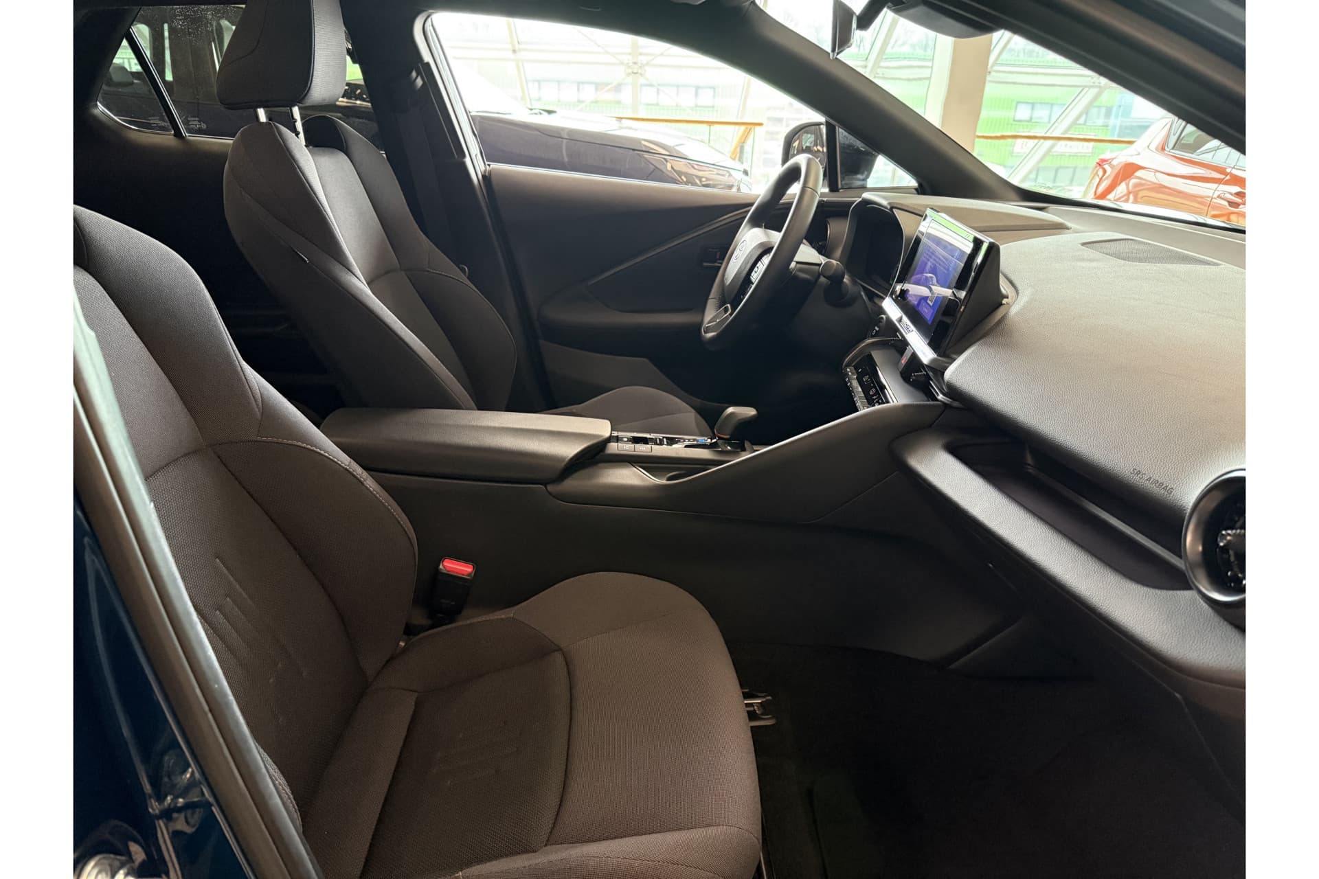 Toyota C-HR 1.8 Hybrid 140 Dynamic thumbnail 9