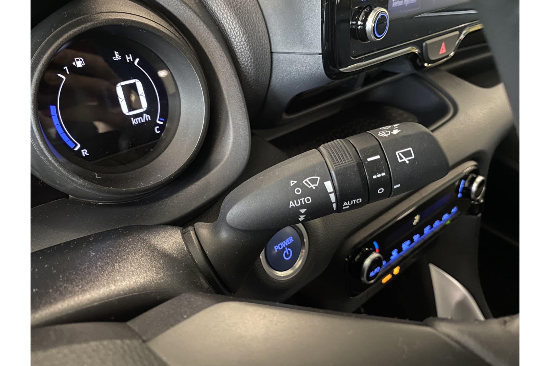 Toyota Yaris 1.5 Hybrid Dynamic thumbnail 16