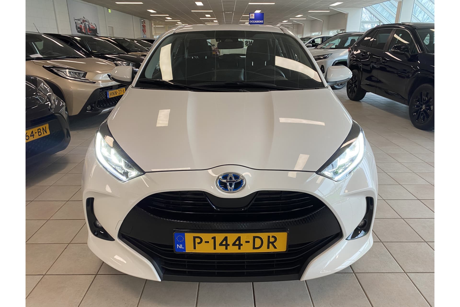 Toyota Yaris 1.5 Hybrid Dynamic thumbnail 6