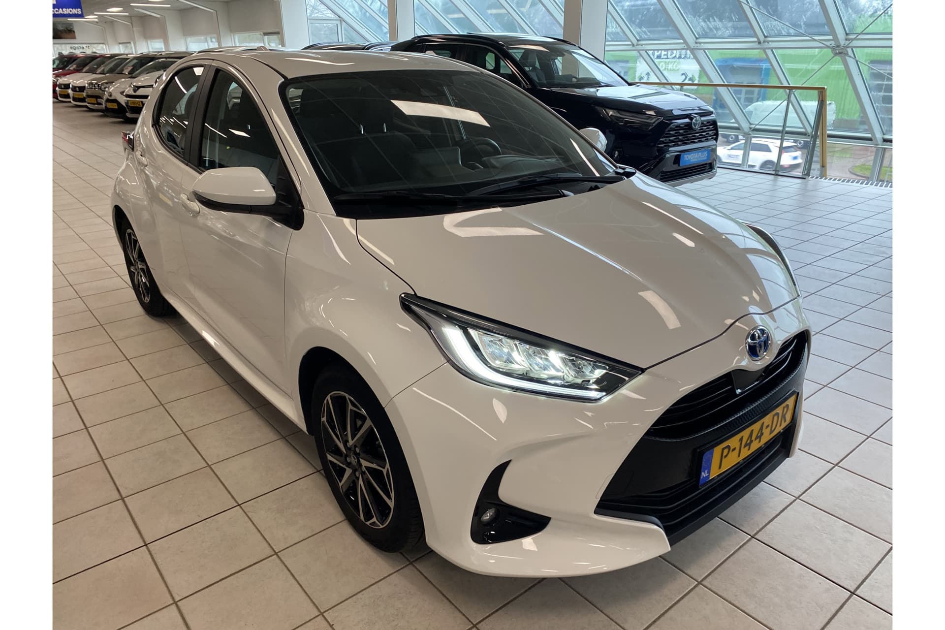 Toyota Yaris 1.5 Hybrid Dynamic thumbnail 7